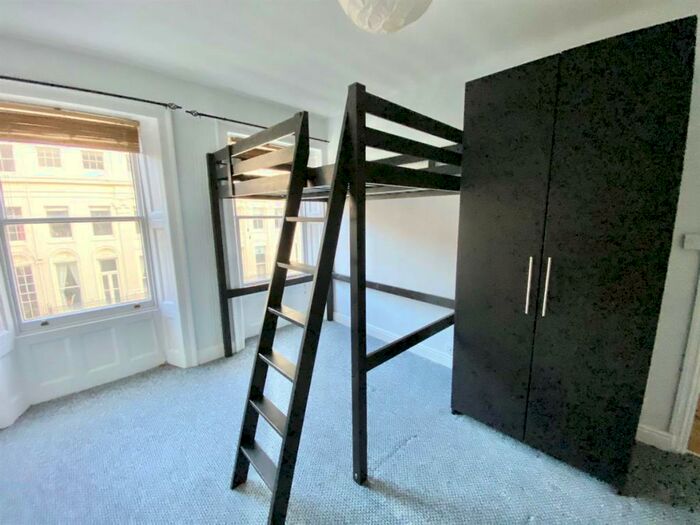 Studio To Rent In Oriental Place, Brighton, BN1