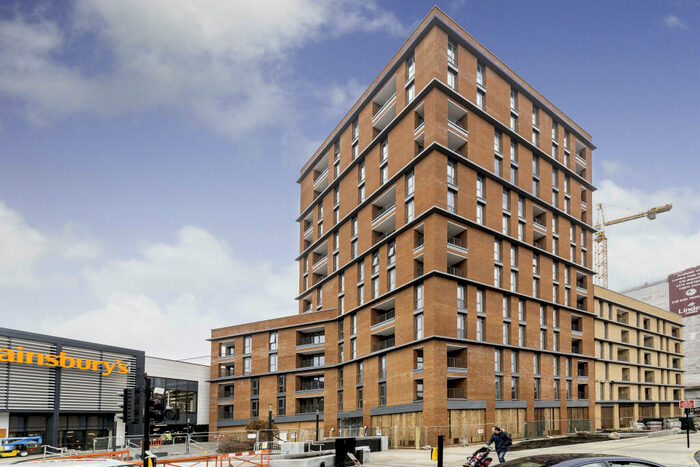 2 Bedroom Flat To Rent In High Street, Sutton, SM1