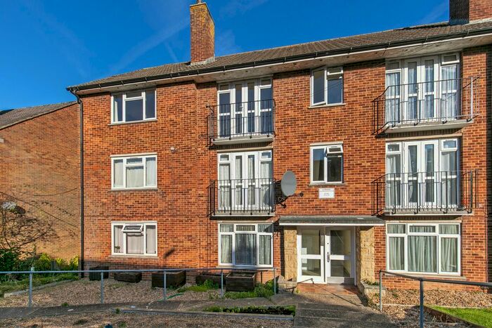 2 Bedroom Flat To Rent In Firmstone Road, Winchester, Hampshire SO23