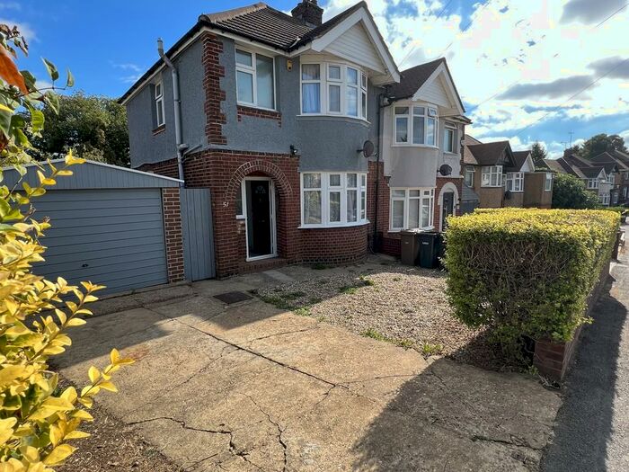 3 Bedroom Semi-Detached House To Rent In Stanford Road, Luton, LU2