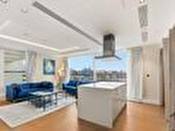 2 Bedroom Flat To Rent In Radnor Terrace, London, W14