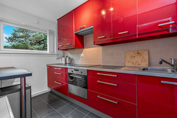 2 Bedroom Flat To Rent In Juniper Place, Juniper Green, Edinburgh, EH14