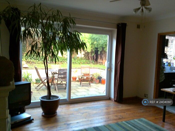 3 Bedroom Flat To Rent In Clarendon Villas, Hove, BN3