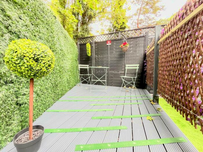 Studio To Rent In Waltham Cross, Cheshunt, EN8