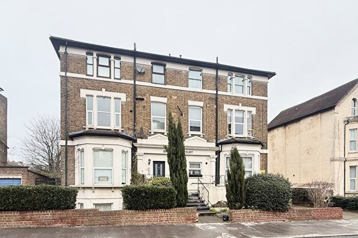 1 Bedroom Flat To Rent In Oliver Grove, South Norwood, SE25