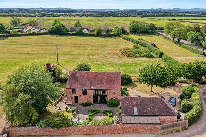 4 Bedroom Barn Conversion For Sale In Hayden Lane, Staverton, Cheltenham, GL51