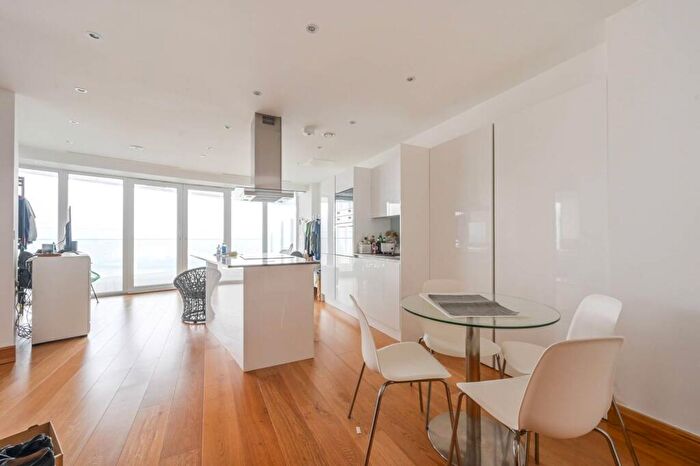 1 Bedroom Flat For Sale In Arena Tower, Canary Wharf, London, E14
