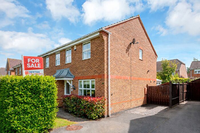 3 Bedroom Semi-Detached House For Sale In Normanton Drive, Oakham, LE15