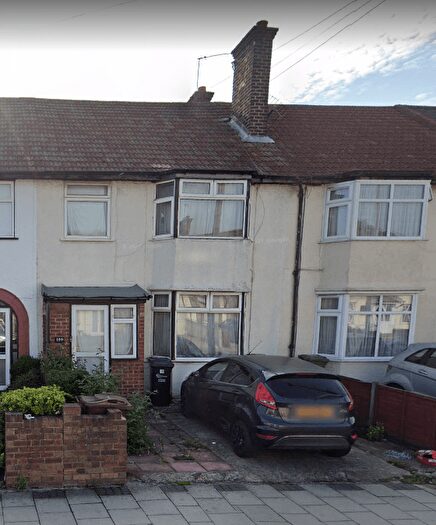 3 Bedroom Terraced House To Rent In Ballards Road, Dagenham, RM10