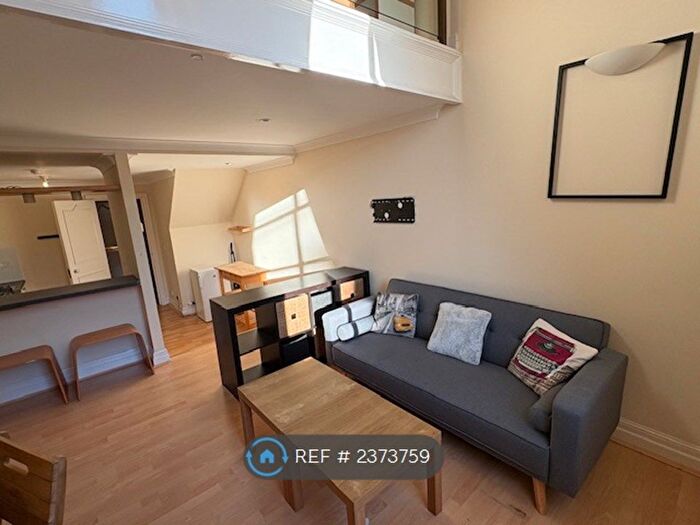 2 Bedroom Flat To Rent In Lynedoch Street, Glasgow, G3