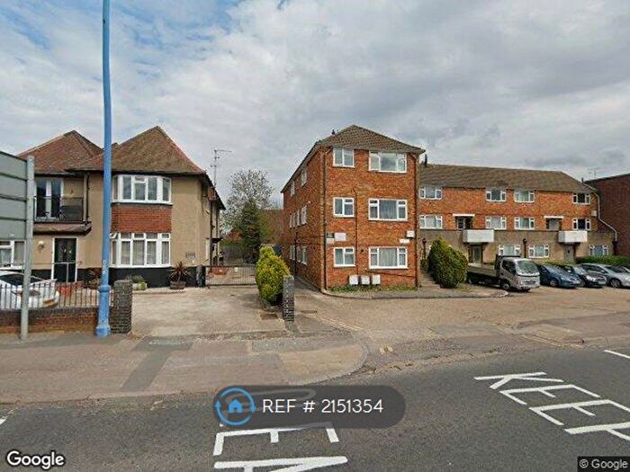 2 Bedroom Detached House To Rent In Mutton Lane, Potters Bar, EN6