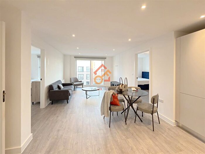 2 Bedroom Flat To Rent In Burj Digbeth, Bradford Street, Deritend, Birmingham, B12