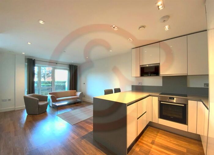 1 Bedroom Flat To Rent In Longfield Avenue, Ealing, W5