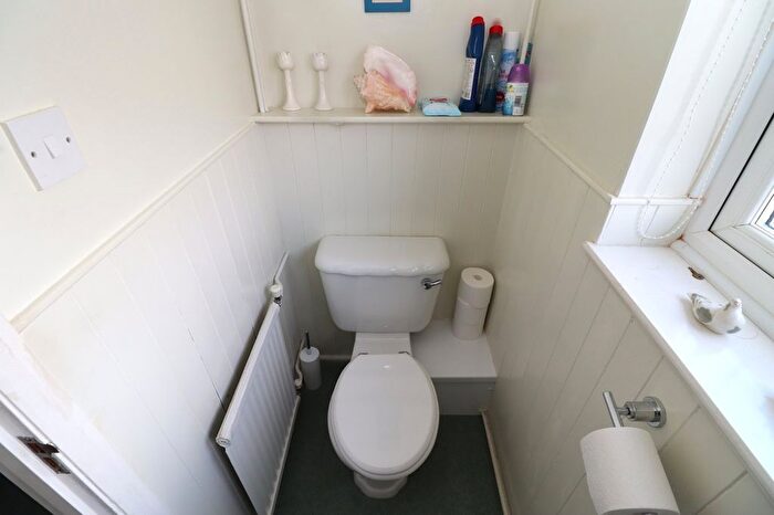 2 Bedroom Flat For Sale In Cooden Drive, Bexhill On Sea, TN39