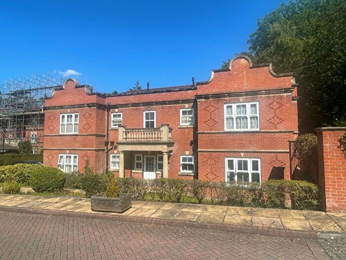 1 Bedroom Flat To Rent In Franklin Court, Wormley, GU8