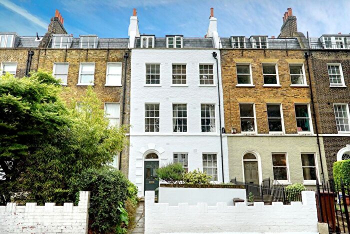 1 Bedroom Property To Rent In Kennington Park Road, London, SE11