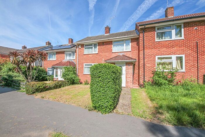 2 Bedroom Terraced House For Sale In Tatwin Crescent, Thornhill, SO19