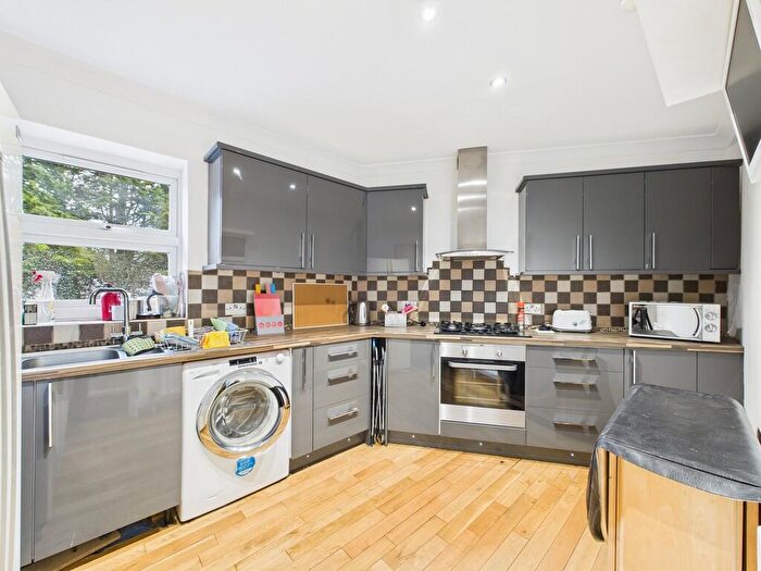 2 Bedroom Flat To Rent In Barcombe Road, Brighton, BN1