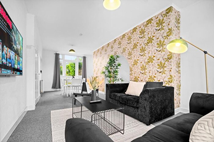 3 Bedroom Flat To Rent In Jayshaw Avenue, Birmingham, B43