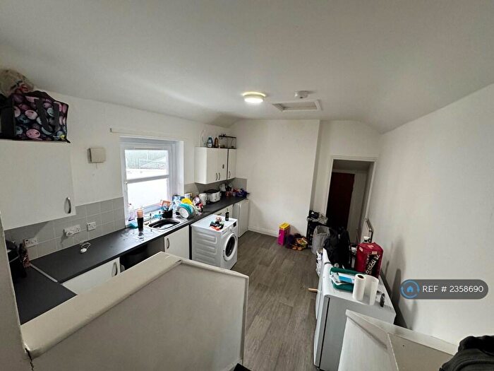 2 Bedroom Flat To Rent In Vere Street, Barry, CF63
