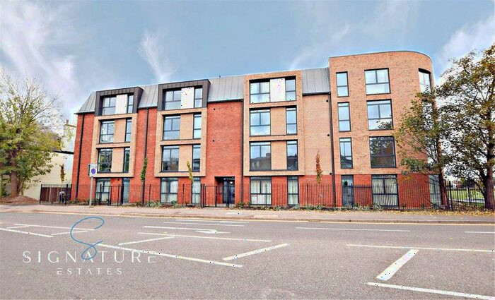 1 Bedroom Flat To Rent In Cassio Road, Watford, WD18