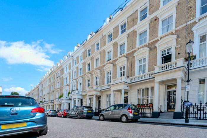 2 Bedroom Flat To Rent In Clanricarde Gardens, Notting Hill, W2