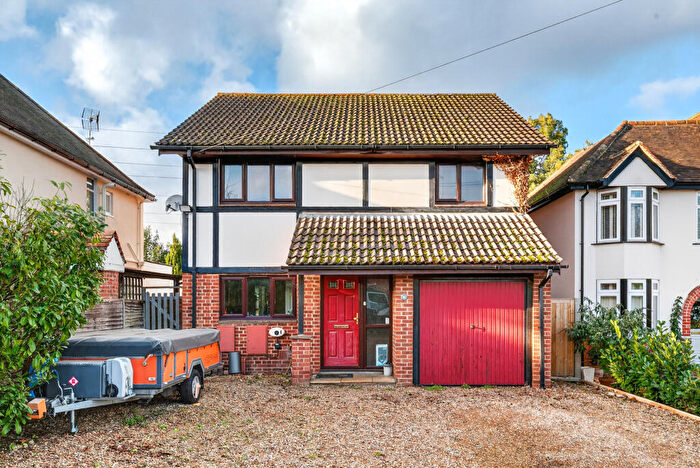 4 Bedroom Detached House For Sale In Finchampstead Road, Wokingham, RG41