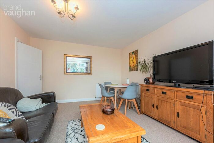 1 Bedroom Flat To Rent In Park Lodge, Dyke Road, Hove, East Sussex, BN3