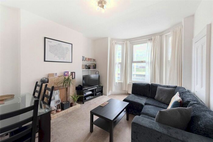 1 Bedroom Flat To Rent In Lavender Hill, Clapham Junction, SW11