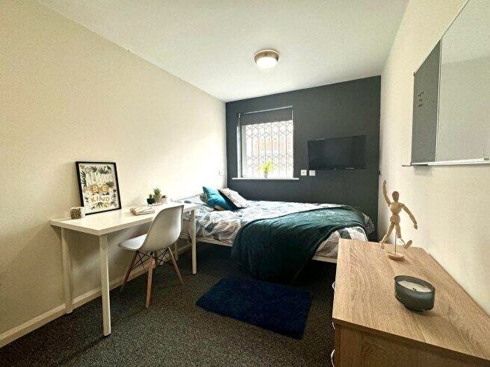 5 Bedroom Flat To Rent In Forster Street, NG7