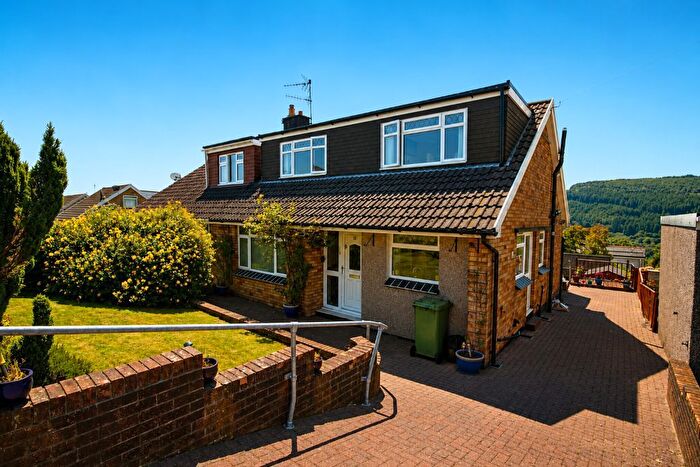 3 Bedroom Semi-Detached House For Sale In Whiterock Drive, Graigwen, Pontypridd, CF37