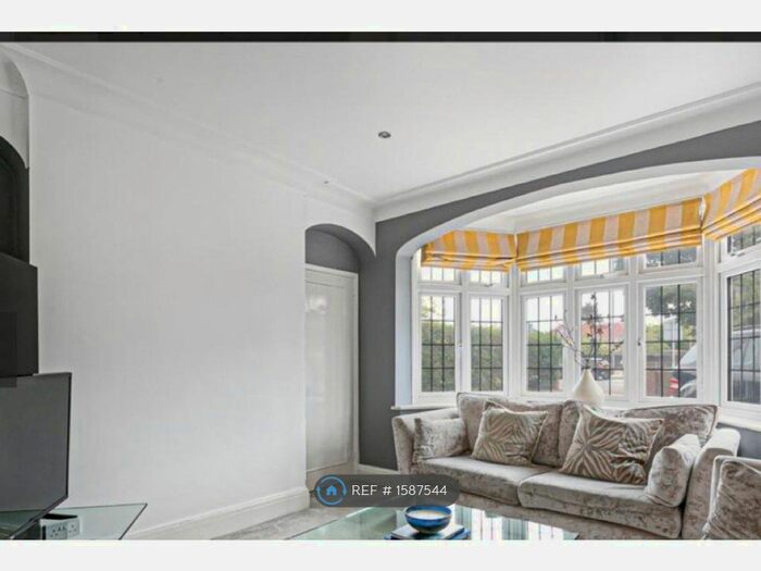 1 Bedroom Flat To Rent In Mill Hill, London, NW7