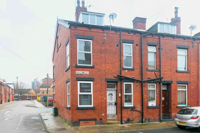 2 Bedroom End Of Terrace House To Rent In Kepler Mount, Leeds, LS8