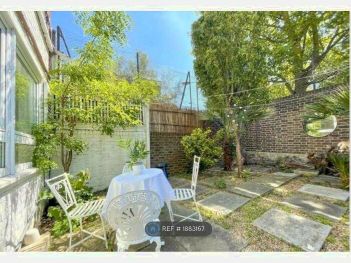 3 Bedroom End Of Terrace House To Rent In Harriet House, London, SW6