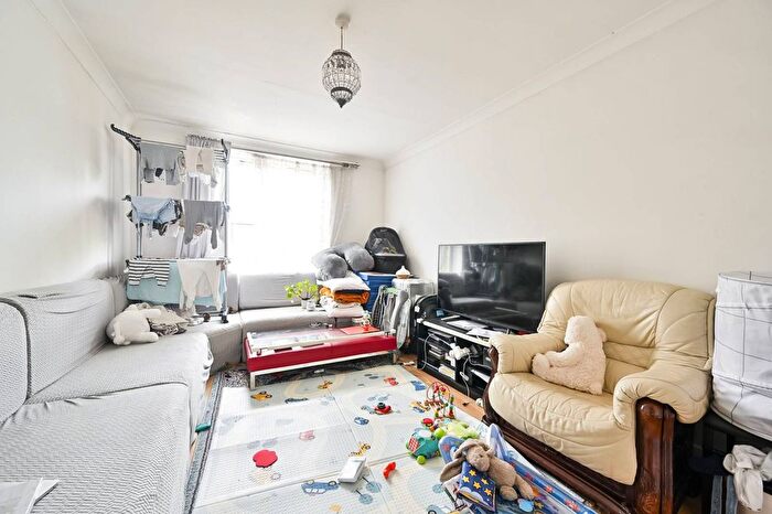 1 Bedroom Flat To Rent In Fulham Court, Parsons Green, London, SW6