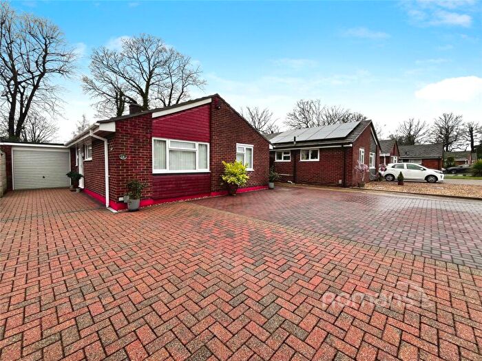 3 Bedroom Bungalow For Sale In Ambleside Close, Mytchett, Camberley, GU16