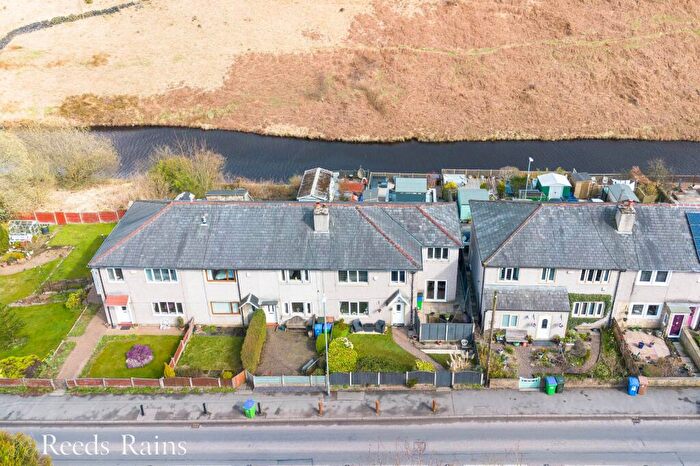 4 Bedroom End Of Terrace House For Sale In Dean Head, Todmorden Road, Littleborough, OL15