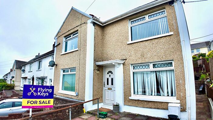 3 Bedroom Semi-Detached House For Sale In Fflorens Road, Newbridge, NP11