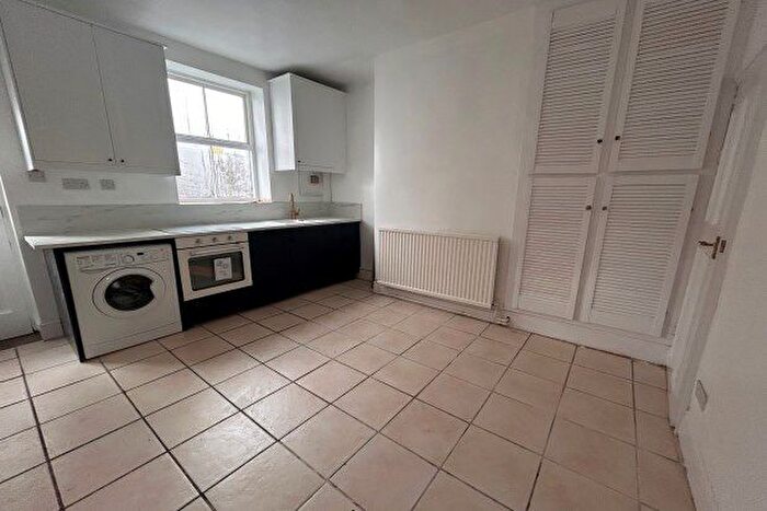 3 Bedroom Terraced House To Rent In Heavygate Road, Sheffield, S10