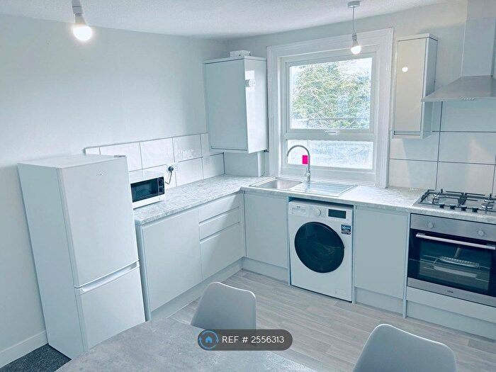 2 Bedroom Flat To Rent In Russell Street, Reading, RG1