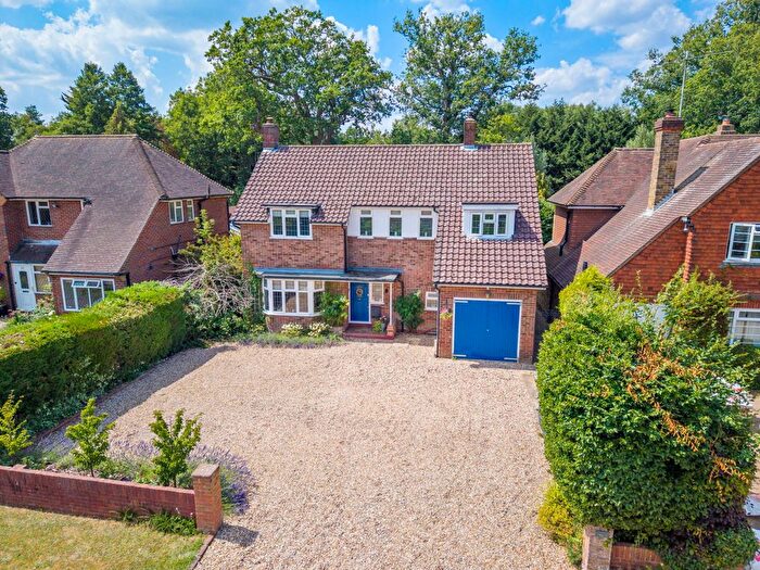 4 Bedroom Detached House For Sale In Bentsbrook Park, Dorking, RH5