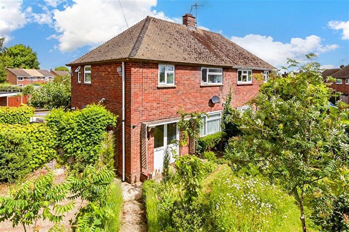 3 Bedroom Semi Detached House For Sale In Amsbury Road, Coxheath, Maidstone, Kent, ME17
