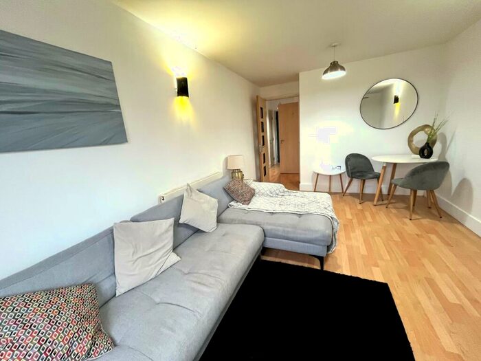 2 Bedroom Apartment To Rent In Brindley Point, B16