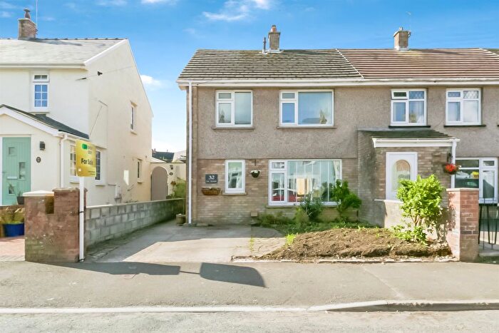 3 Bedroom End Of Terrace House For Sale In Cae Stumpie, Cowbridge, CF71