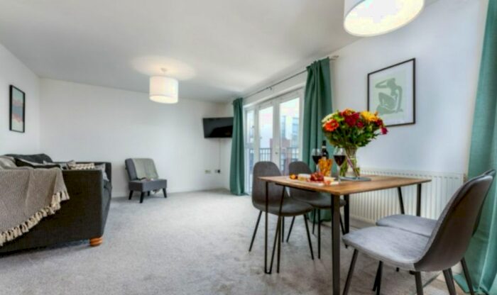 2 Bedroom Flat To Rent In Burt Place, Cardiff, CF10