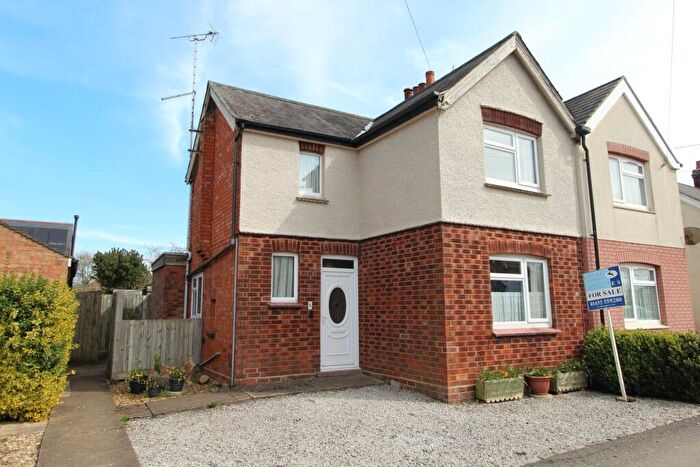 3 Bedroom Semi-Detached House For Sale In School Lane, Husbands Bosworth, LE17