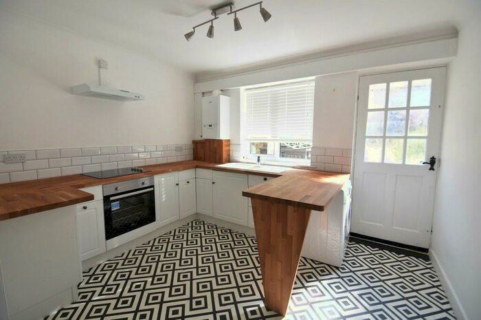 2 Bedroom Flat To Rent In Kent Road, Southsea, PO5