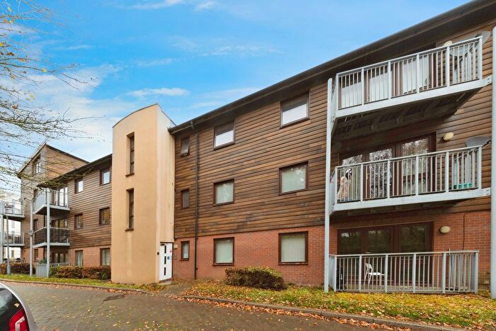 2 Bedroom Flat For Sale In Staverton Grove, Broughton, Milton Keynes, MK10