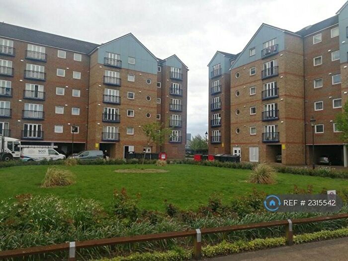 2 Bedroom Flat To Rent In Argent Court, Grays, RM17