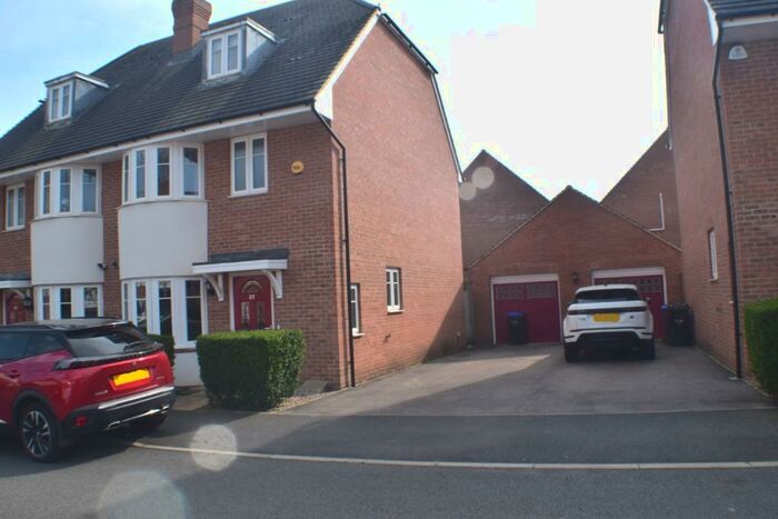 4 Bedroom Semi-Detached House To Rent In Fitzgerald Road, Little Billing, Northampton, NN3
